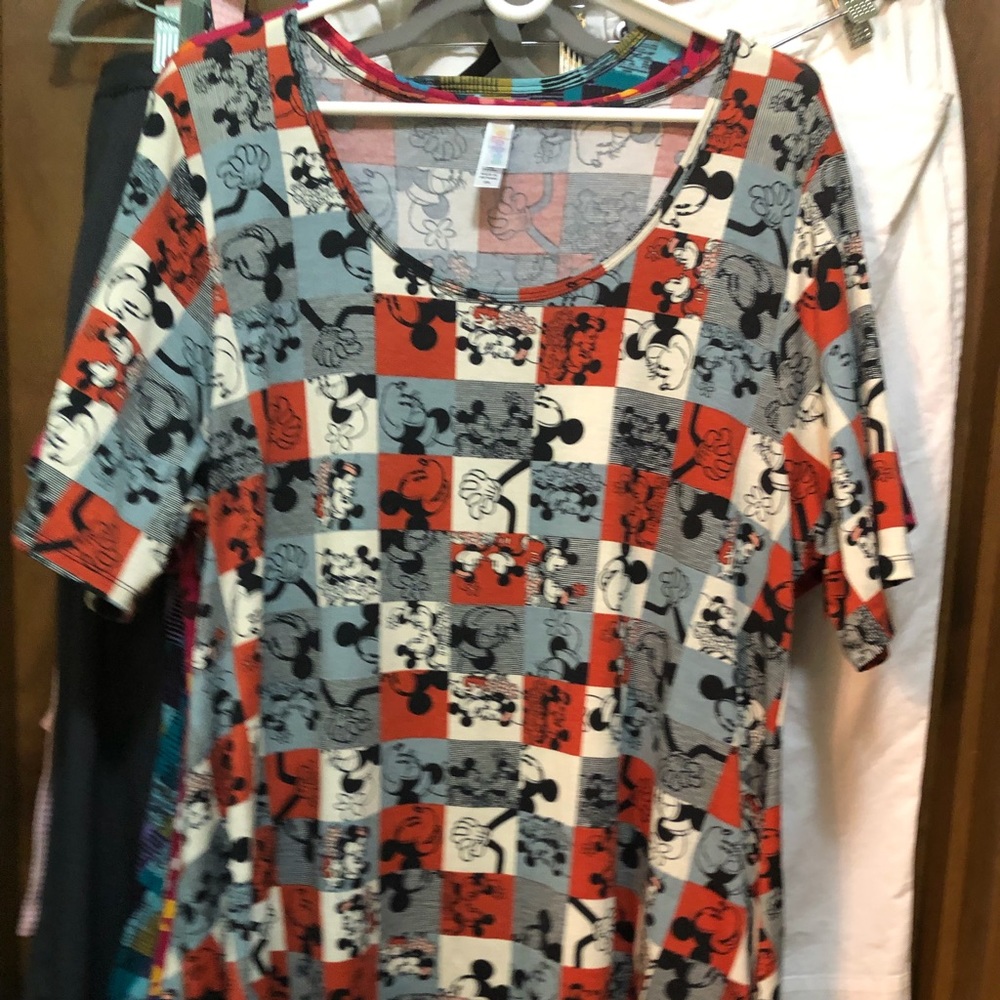 BOGO LulaRoe Perfect T Disney 2X